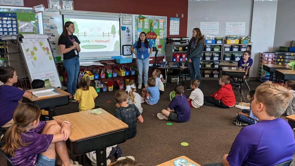 WaukeeAPEX's tweet photo. Thank a Farmer project through our Animal and Veterinary Science team! Thank a Farmer teaches the importance of farmers and the contributions of agriculture for a healthy population and economy. We love supporting this amazing program that benefits so many! https://t.co/JXSCD1tdm8
