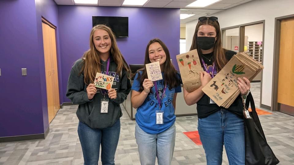 WaukeeAPEX's tweet photo. Thank a Farmer project through our Animal and Veterinary Science team! Thank a Farmer teaches the importance of farmers and the contributions of agriculture for a healthy population and economy. We love supporting this amazing program that benefits so many! https://t.co/JXSCD1tdm8
