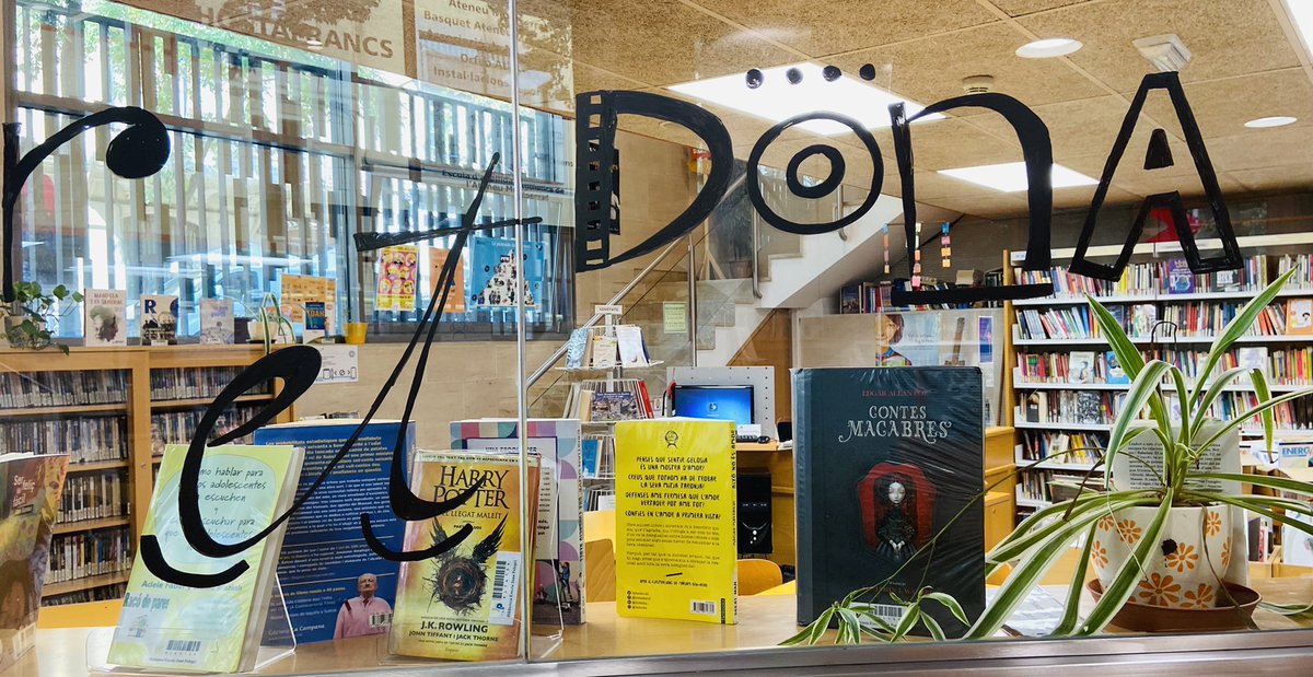 anna3font's tweet photo. Llegir et dona ales. Pintem vidres #somartistes #visualiplasticatime biblioteca @joanpelegricat https://t.co/PCKsfnNNyj