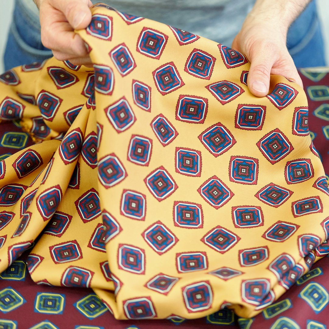 Crafted in London, every one of our silk ties passes through no fewer than 8 pairs of hands during the making process, ensuring a finished tie of the highest quality, made with a meticulous level of detail.

Discover more: l8r.it/6uYF

#BensonAndClegg #MadeInLondon