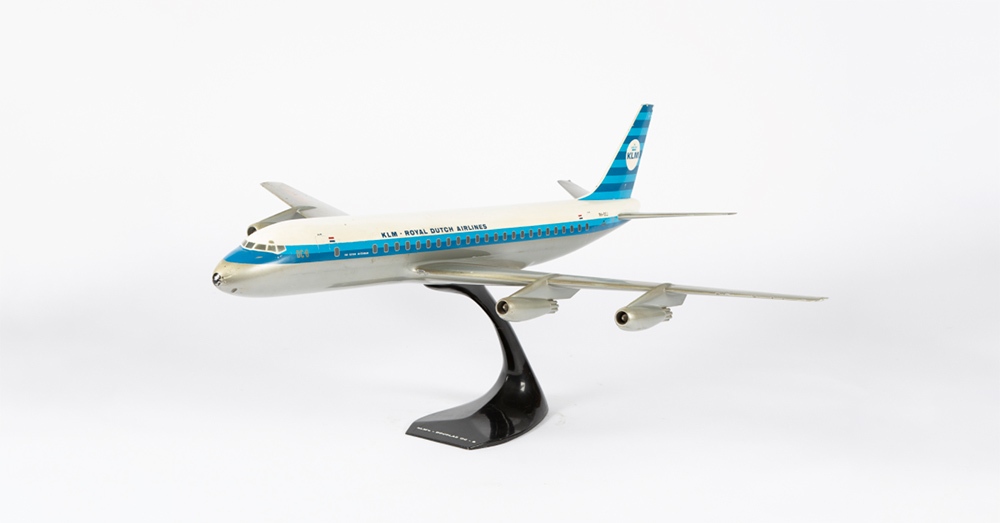 A scale model of the KLM 'The Flying Dutchman' Douglas DC-8 by Verkuyl of the Netherlands.

#aeronautical #aeronauticalmodel  #aeronauticalantiques  #aviation #c20thantiques #londonantiques #chelseaantiques #kingsroad #luxury #antiquedealersofinstagram #antiquesforsale