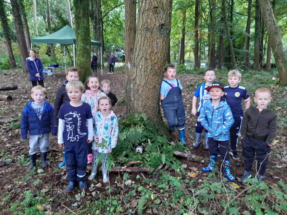 yourayrshire360's tweet photo. #DeanCastleCountryPark's Rangers had great fun teaching the kids about Hibernation this week. The kids made their own mini bug Hibernation homes from recycled materials &amp; constructed a cosy woodland home for Hedgehogs to cosy up in for the Winter 🦔 #eagreatoutdoors  #eacop26 https://t.co/qdBp26n0jg