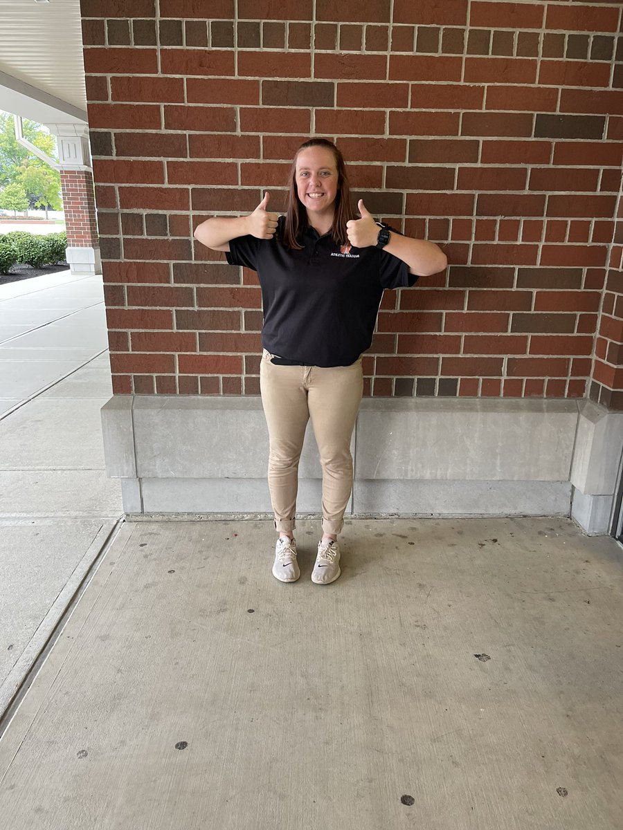 caitlin_craig_'s tweet photo. In case you couldn’t tell, I’m loving my job with UF Football 🤩 #studentAT https://t.co/m5bad9LpcQ