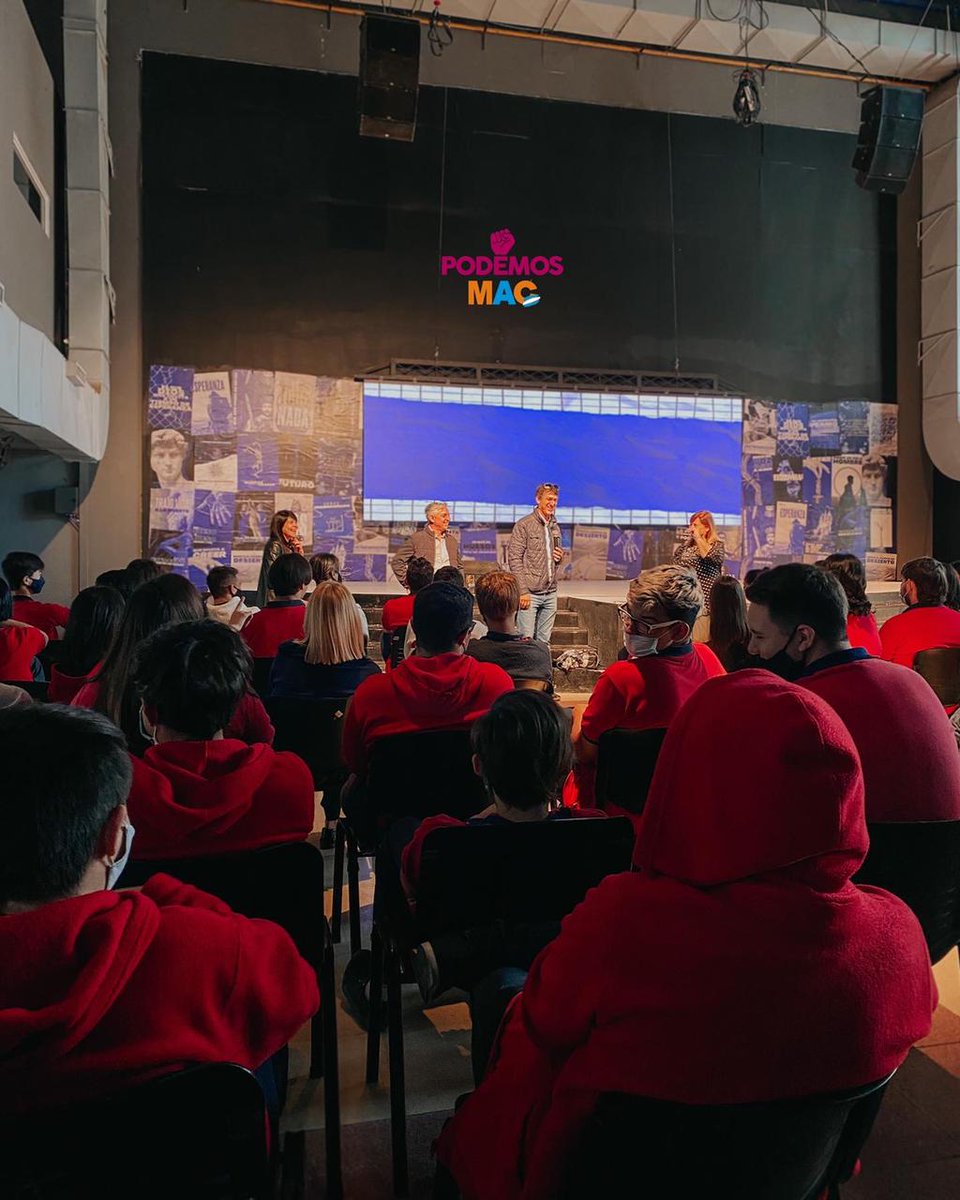 PatriCattaneo's tweet photo. Los jóvenes son el mejor capital que nuestro país tiene. Brindarles las condiciones para acceder a educación, salud y trabajo es nuestra responsabilidad. Por ello los convocamos a ser parte de nuestros proyectos.
Gracias @polo_educativo_ccr por el espacio🏫 #podemos #macsantafe https://t.co/il3ltar5bm