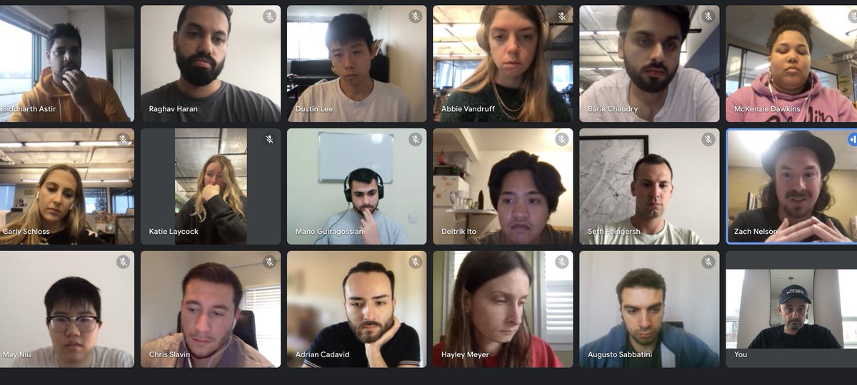garyvee's tweet photo. team life https://t.co/xp868vZTws