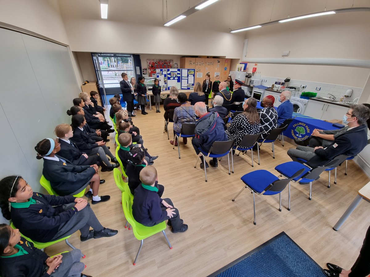 FallingsParkPri's tweet image. Yesterday we were visited by @WMLieutenancy Lord-Lieutenant John Crabtree OBE, Councillor Greg Brackenridge @WolvesMayor and our school governors for the ceremony, where our eco-councillors prepared a presentation to share with our guests.

@QGCanopy #QGCCelebrationTree