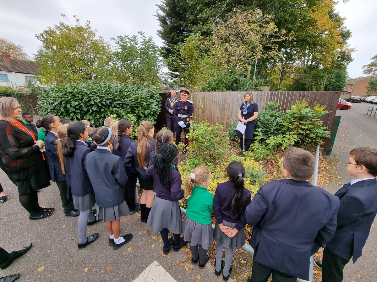 FallingsParkPri's tweet image. Yesterday we were visited by @WMLieutenancy Lord-Lieutenant John Crabtree OBE, Councillor Greg Brackenridge @WolvesMayor and our school governors for the ceremony, where our eco-councillors prepared a presentation to share with our guests.

@QGCanopy #QGCCelebrationTree
