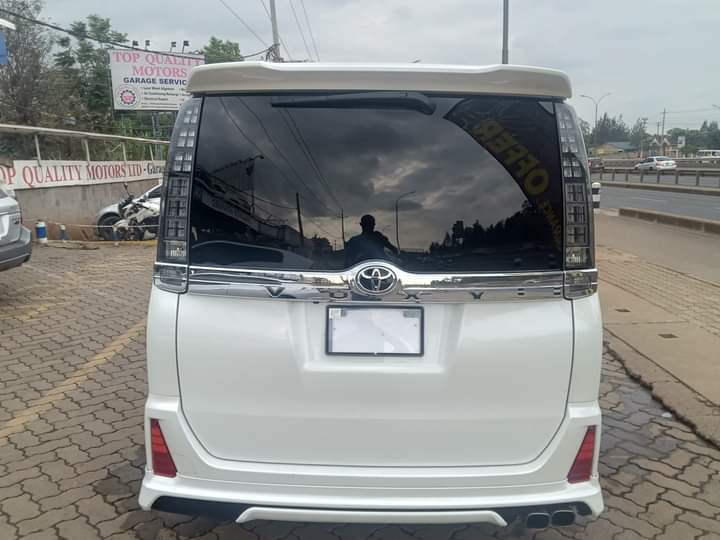 Fetch_Kenya's tweet photo. Toyota Voxy | New Shape | 2014 Model | 2000CC Petrol Automatic | 7 seater | Alloy Rims | Fog Lights | Reverse Camera | Steering controls | Dual AC | Parking Sensors | Wood Grain Finish | Trade In Okay | Up to 80% Asset Financing
Price 2.09M
Call 0716 720 612 for details/info https://t.co/uYCCPREovi