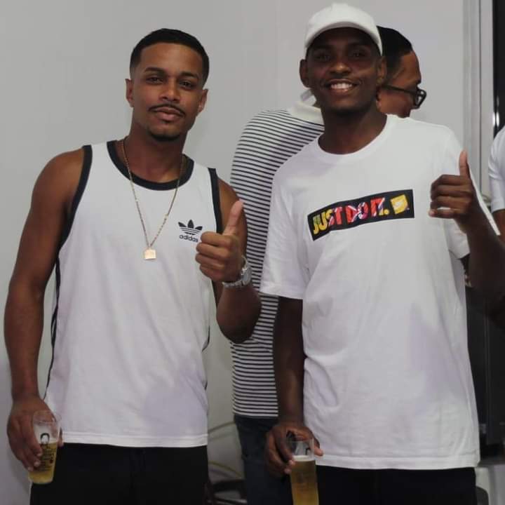 Allanvt97t's tweet photo. Um tbt fora do dia com o @MoissBarbosa15  da infância 👊🏾🙅🏾‍♂️🤙🏾 https://t.co/FBIFcmKIDc