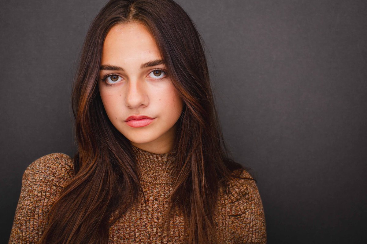 New headshots! 📸💁🏻‍♀️ Thanks <a href="/CurtisandCort/">Curtis & Cort</a> You guys are the best!!
