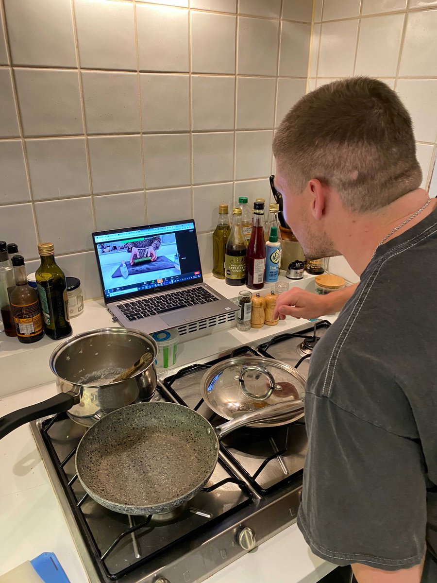 Last week, our London office members rolled their sleeves up to roll some fresh sushi during a sushi making event! Thank you to our knowledgeable host, Japanese chef and author Yuki Gomi with <a href="/Yukiskitchen/">Yuki's Kitchen</a>, for helping us create a delicious and beautiful meal. #lifeatveson