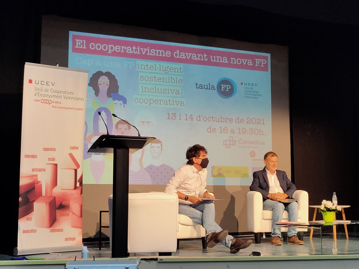 joangandiaoltra's tweet photo. Comencem les jornades #FP organitzades des de @LA_UCEV @FEVECTA benvinguda des del centre cooperatiu @juancomenius presenta @Miquel_R_C donant rellevància de la necessitat del Fòrum davant la nova #LleiFP del ministeri @educaciongob https://t.co/AeE6YkHp4n