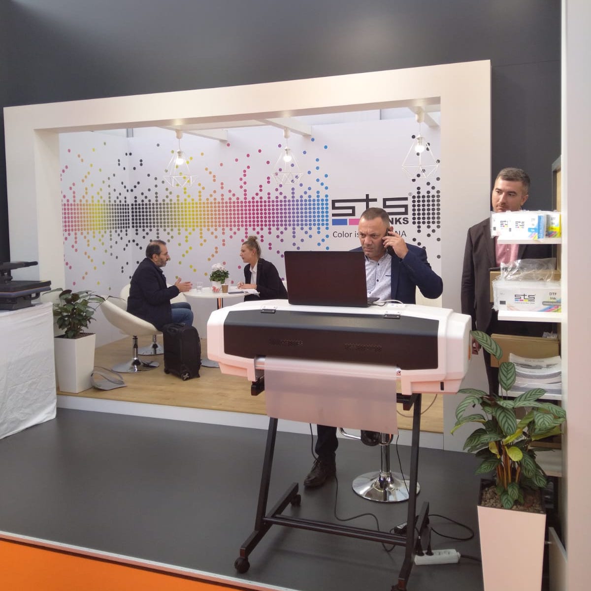 STSINKS's tweet photo. Second day at @FESPA Global Print #Expo in #Amsterdam! And what a great time we're having showing our our new STS DTF System to customers from all over the world!

October 12th - 15th, Booth #1F67

#STSinks #ink #inks #FESPA2021 #BringingColourBack #Show @raiamsterdam @fespagram https://t.co/Gwy13svtpY