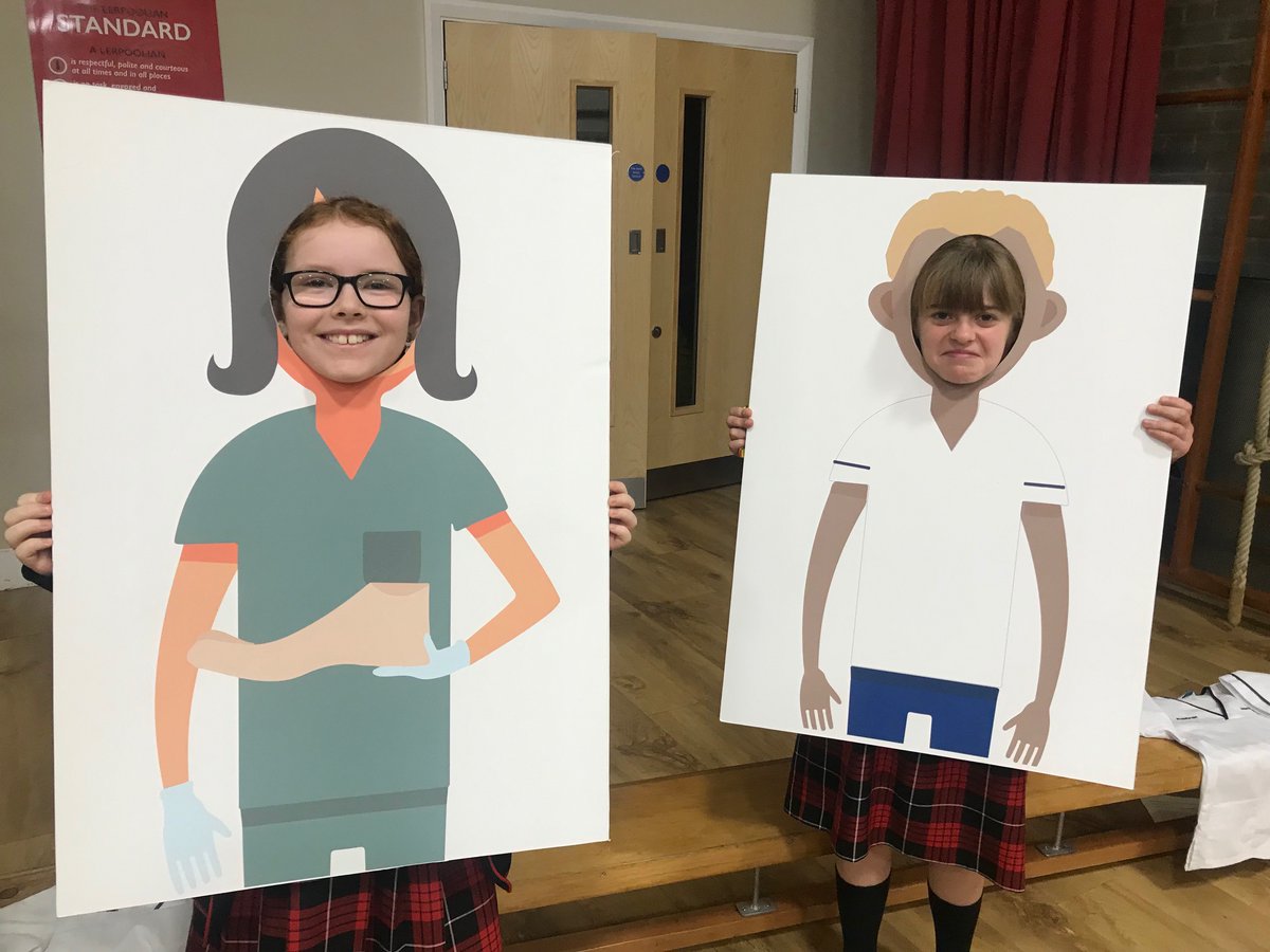 Martin and I had a fun packed time this morning meeting Y5 and Y6 pupils at #LiverpoolCollege and telling them all about the amazing AHP professions! Great interaction! Thank you to #Reprographics for the brilliant boards! #AHPsDay #Inspire @LivHospitals <a href="/WeAHPs/">WeAHPs 💙</a>