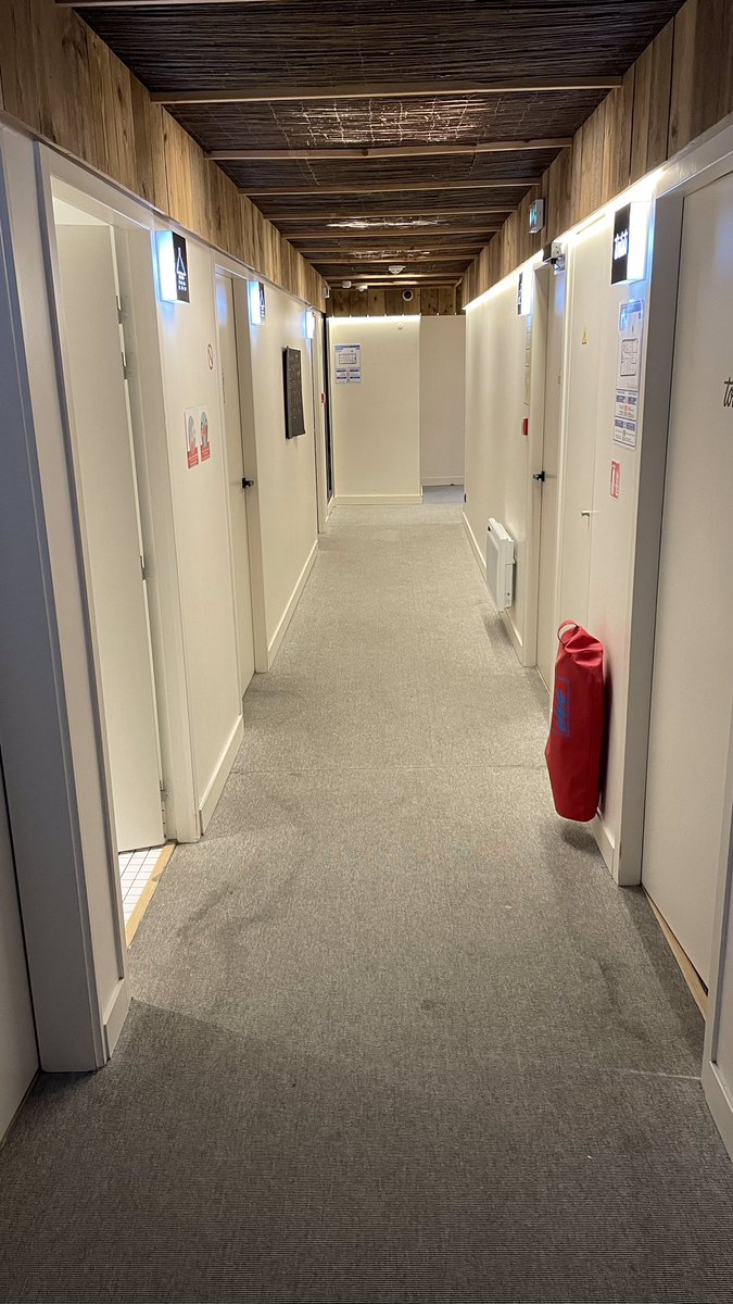 MadebyMaider's tweet photo. @bookingcom Around 8pm, 5 hours later, the only alternative proposed to us was a 6-bed dorm with individual bunk beds, bathroom and WC shared with 3 other dorms 👌 https://t.co/Z5qrfOWICl
