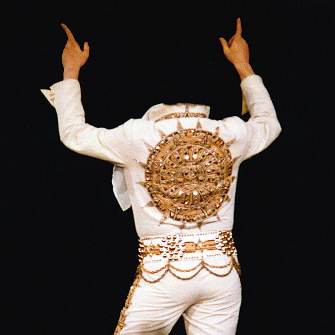 Elvis' jumpsuits were often studded with custom jewels to shine as Elvis  made his way across the stage. Even the fans in the back were able to  follow his every move. #ElvisPresley #, image size:1080x1080