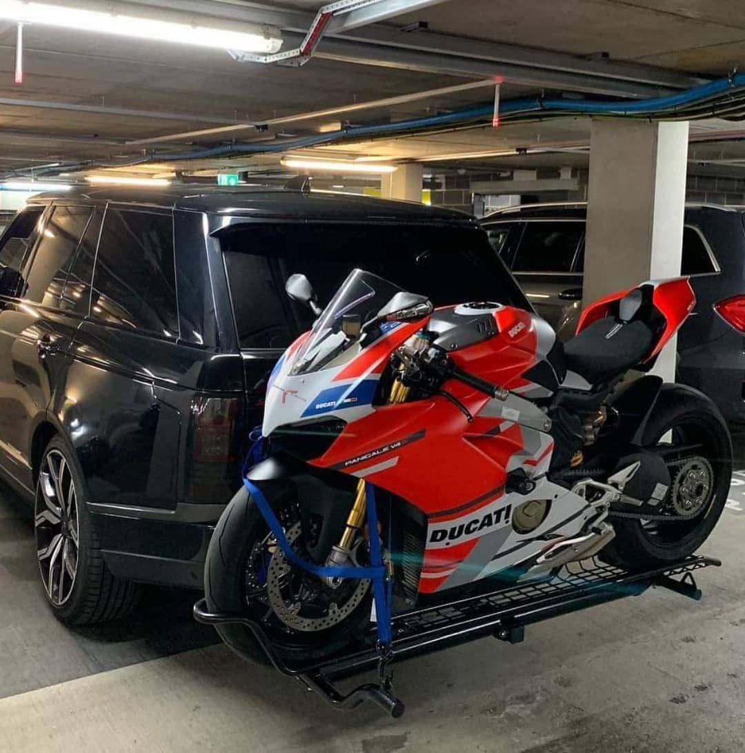 Panigalers getting ready for a Europe trip.
#motototecarriers  #ducaticorse #rangerover