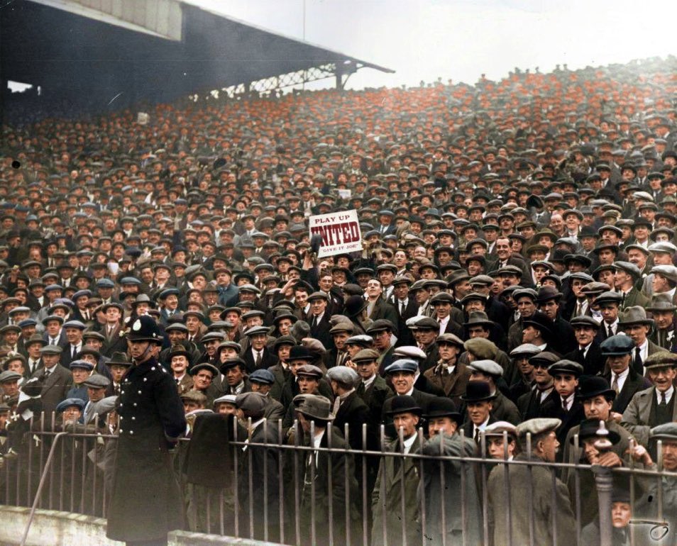 utdfocusid's tweet photo. Suporter Manchester United ketika menyaksikan Derby Manchester di Old Trafford pada 1926. https://t.co/5iqkPCg84B