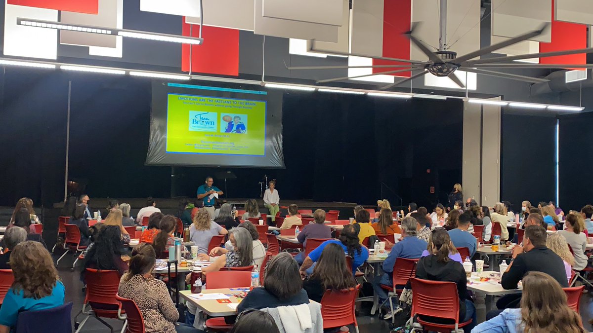 rlozano30's tweet image. Professional development for our ancillary and related staff members. Thank you to Tara Brown (Connection Coach) for motivating and inspiring us this morning. @LCPSnet @wcmiller