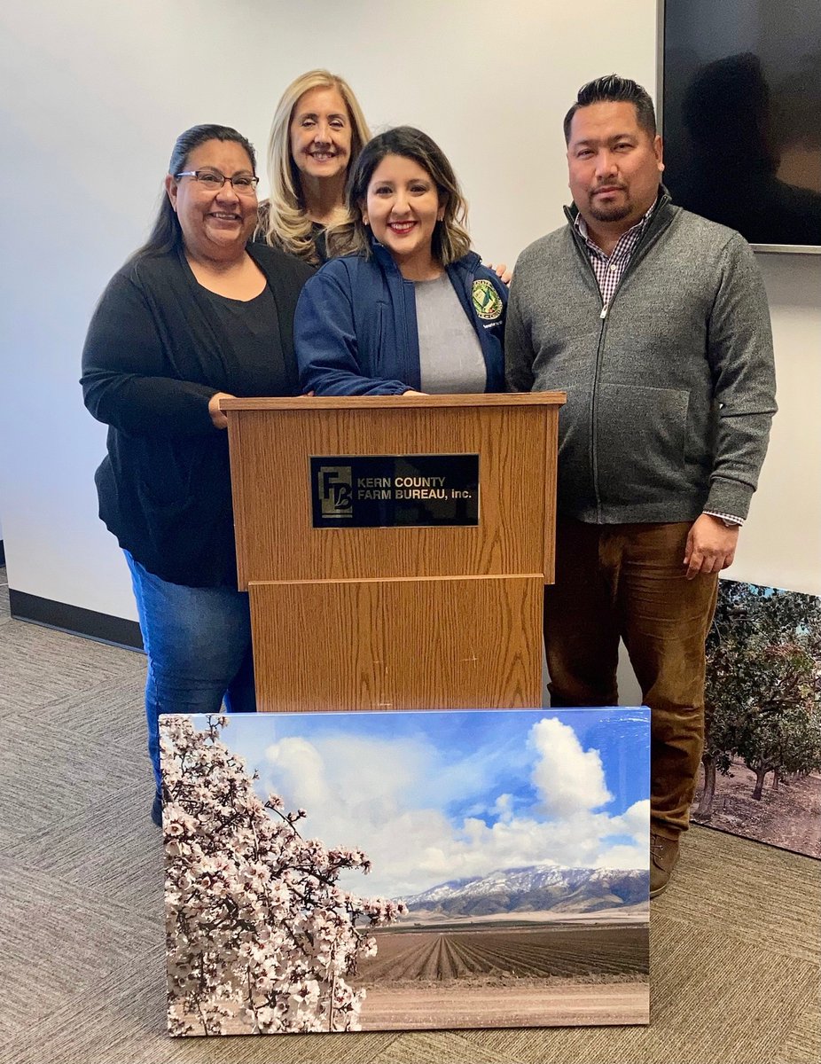 Thank you <a href="/Senator_Hurtado/">Senator Melissa Hurtado</a> for stopping by the <a href="/KernCountyFB/">KernCountyFarmBureau</a> office on #NationalFarmersDay. #SD14 #SupportKernAg #localagriculture #HereWeGrow