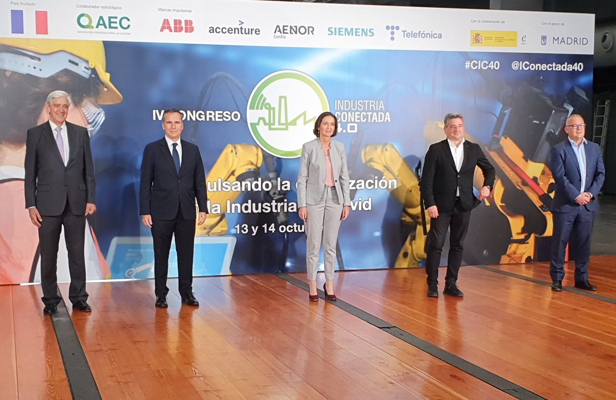 AENOR's tweet photo. Comienza el Congreso Industria Conectada 4.0, que cuenta con @AENOR como una de las Marcas Impulsoras. Organizado por el @mincoturgob cuenta con más de 3.000 inscritos. #CIC40 #AENORConfia https://t.co/PuKIwtxXjR