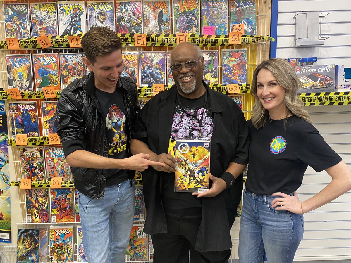 powerofxmen's tweet photo. X-Men Animated Series Director Larry Houston @xmendirector was the first African-American Storyboard Artist hired for a Saturday morning cartoon! We had the pleasure to be in discussion w/ him at DreamWorld Collectibles in CA! @xmentas #xmen #Xtwitter #xspoilers #Marvel https://t.co/uz0eqDOoj5
