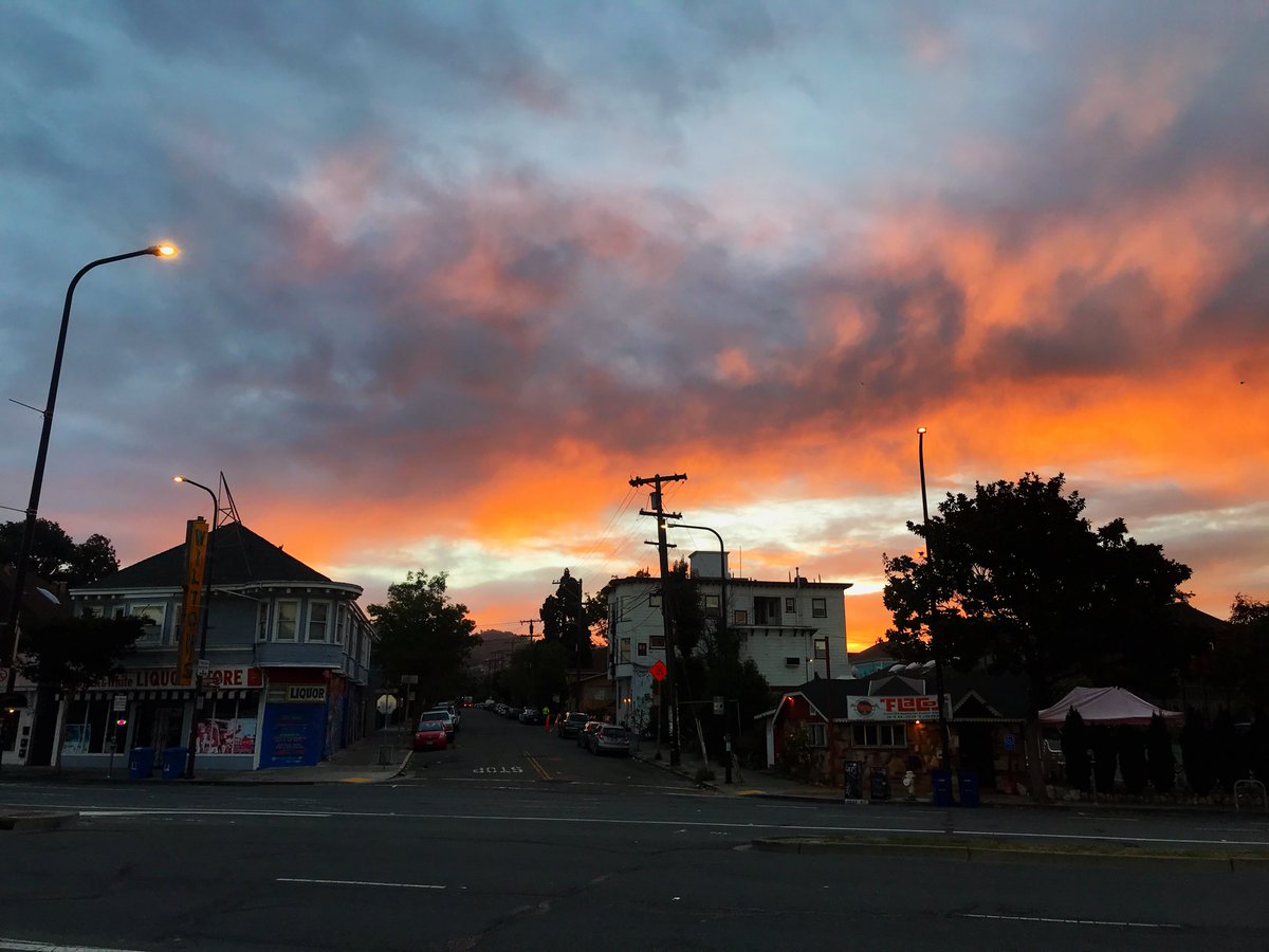 seanyodarouse's tweet photo. It’s been a while since I last used the #BeautifulBerkeley hashtag. This morning’s #rainbow #sunrise was worthy. https://t.co/n5wYxPwHcJ