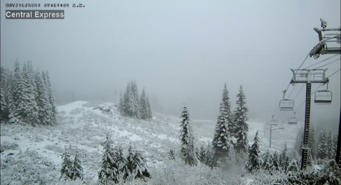 SummitSnow411's tweet photo. Central Express, Alpental Base, and Alpental Mid-Mountain at the moment 😍
#WAwx https://t.co/iO95dVjg87