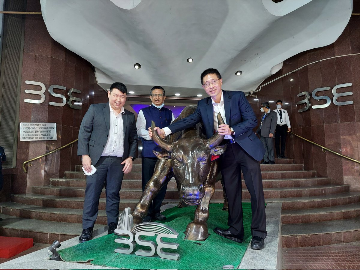 Days like this push the limits and give a lot of learning. Hosted 3 Events in a day
-Bell Ringing at 350th Listing on the @BSESME by Shri @Subhash_Desai @ashishchauhan
-Bell Ringing by @annalekvall @SwedenCGMumbai @SwedeninIndia 
-Bell Ringing by Mr. Cheong Ming Foong,@SGinIndia