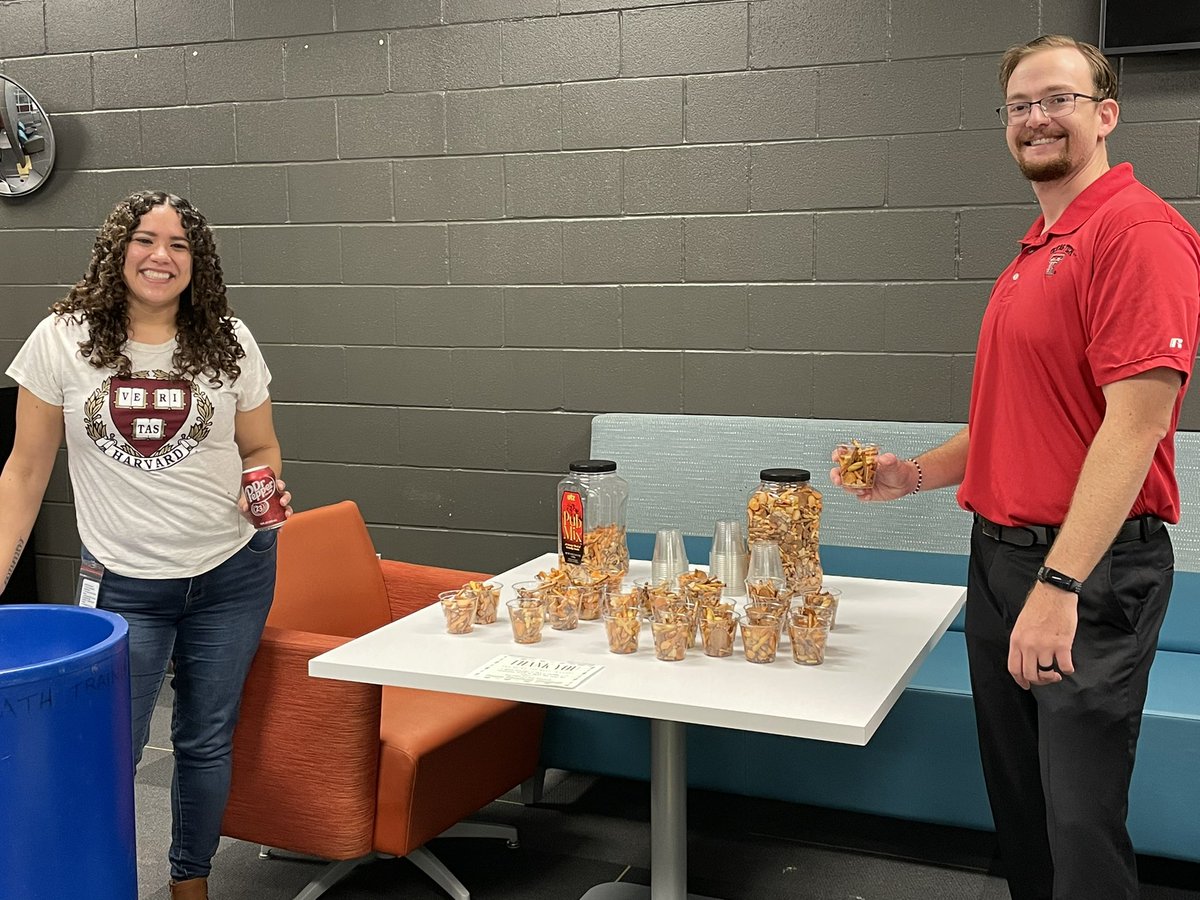 SeguinHSLibrary's tweet photo. @SeguinStuCo dropped off snacks and drinks for teachers and staff @SeguinHSTx in the library. Thank you for taking such good care of us! #1Heart1Seguin https://t.co/CcucxXes7l
