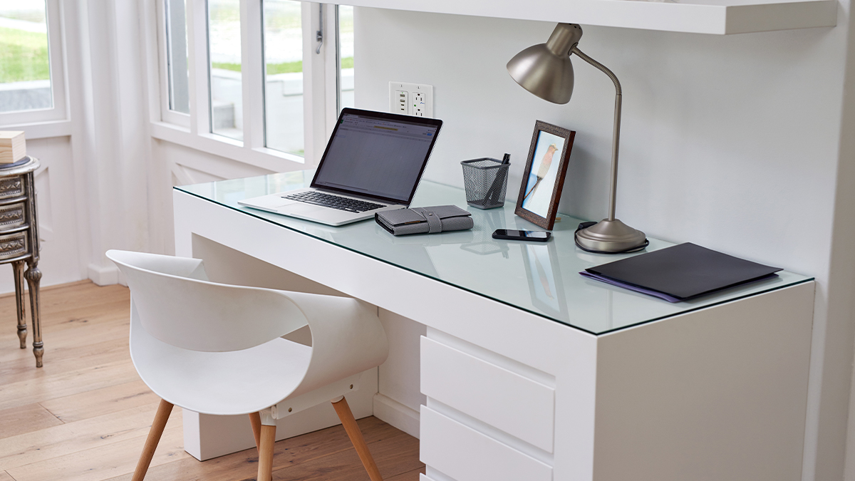 iDevices tweet media