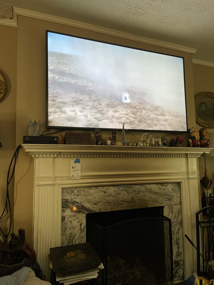 CountChoppula's tweet photo. James Tiberius Kirk finally touched the final frontier #shatnerinspace #BlueOrigin https://t.co/97d1Y7IvBF