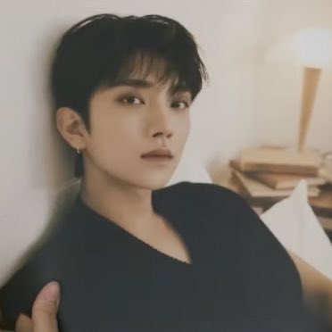 hjszones's tweet photo. my life is a joke to him 

#조슈아 #JOSHUA @pledis_17 https://t.co/2WBHTn222U