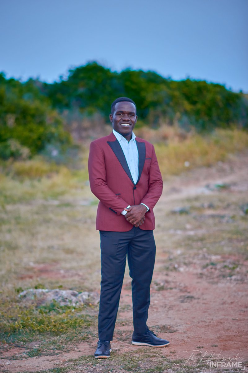 francismtey's tweet photo. #GraduaionPhotos #graduation #inframetz https://t.co/nuA5hZSJYA