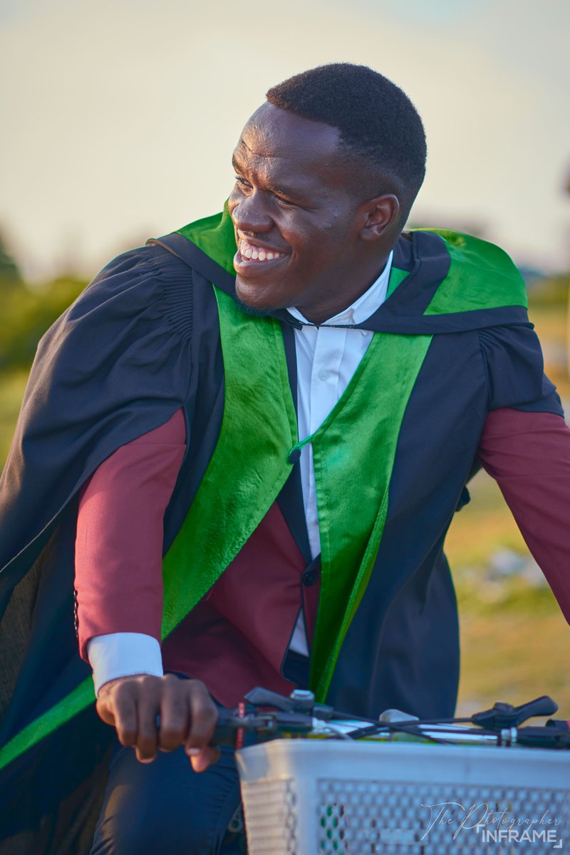 francismtey's tweet photo. #GraduaionPhotos #graduation #inframetz https://t.co/nuA5hZSJYA