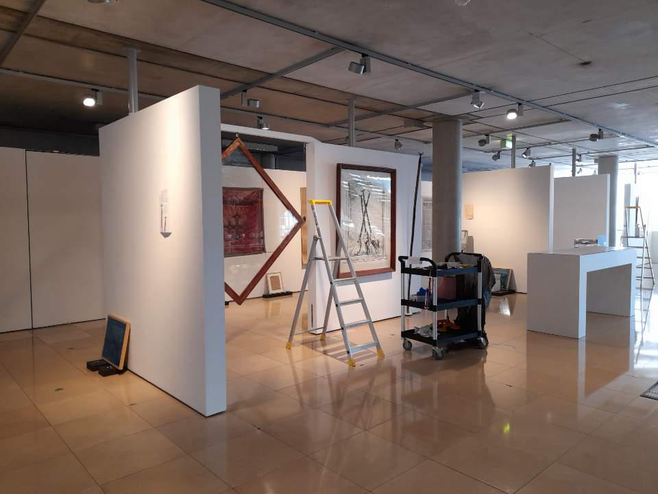 LisaLaborieB's tweet photo. Rien de moins qu'un premier montage d'expo au Carré d'art de #Nîmes 🤩.
#newjob #workinprogress #expo #montage #teampat https://t.co/txKqunpuiQ