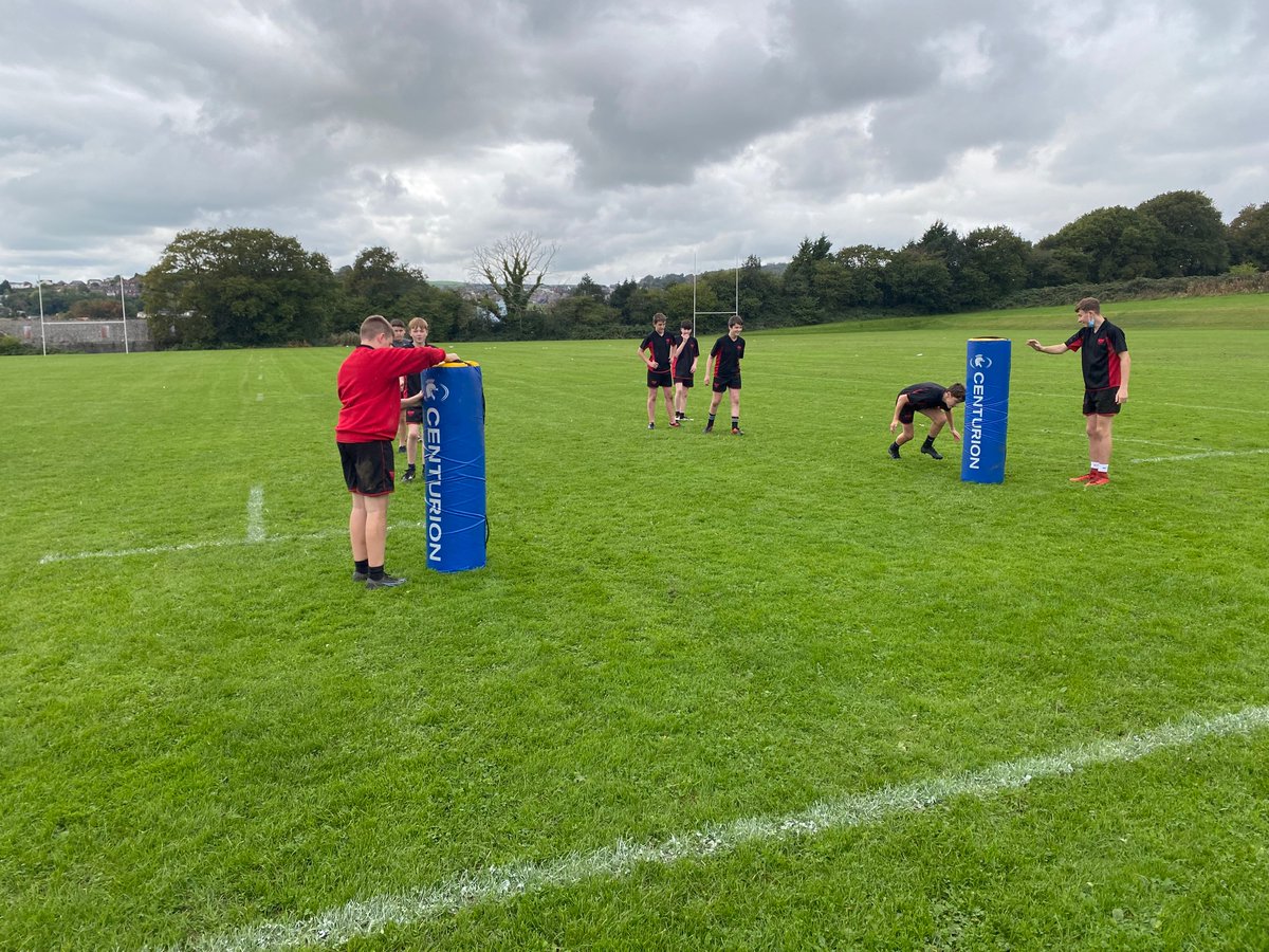 Outstanding effort for tonight’s extra curricular! Over 20 boys for Year 9 rugby and 47 girls for football! YES … 47 that’s not a typo! 👏⚽️🏉