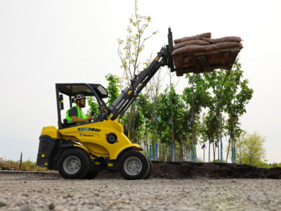 Which one is right for you … a mini skid steer or a compact articulated loader? Here are some ways to tell. bit.ly/2ZrHgBZ