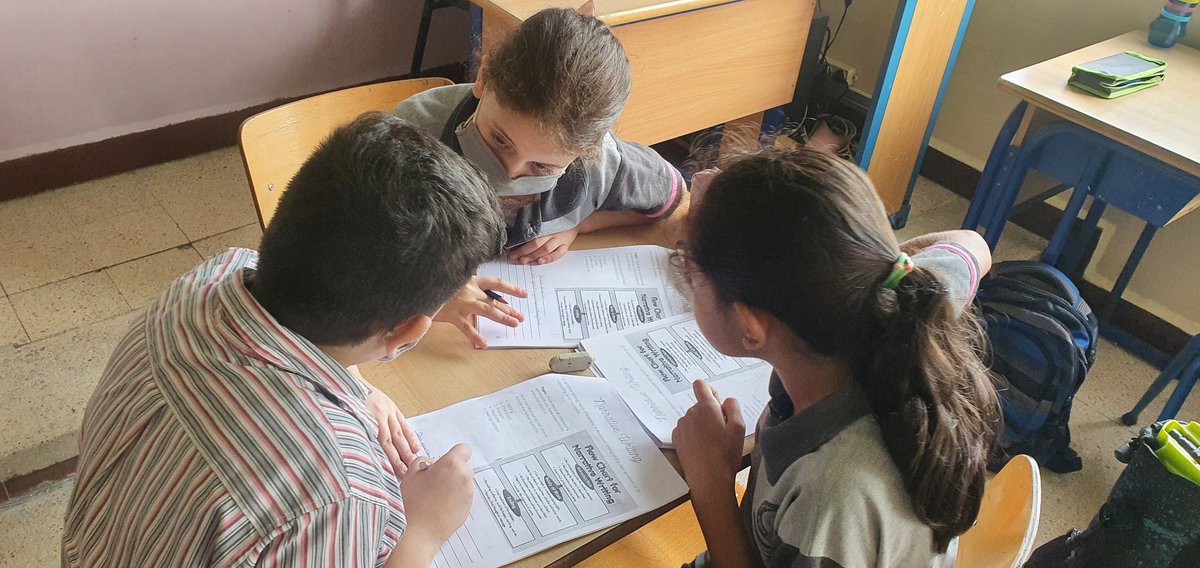 mayawehbi8's tweet image. Grade 6 students, in groups of trios, shared their ideas in creating a narrative piece of writing ✍ about an interesting adventure they had. 🏕 ⛰ 
#narrativewriting
#creativewriting
@MakAishaSchool