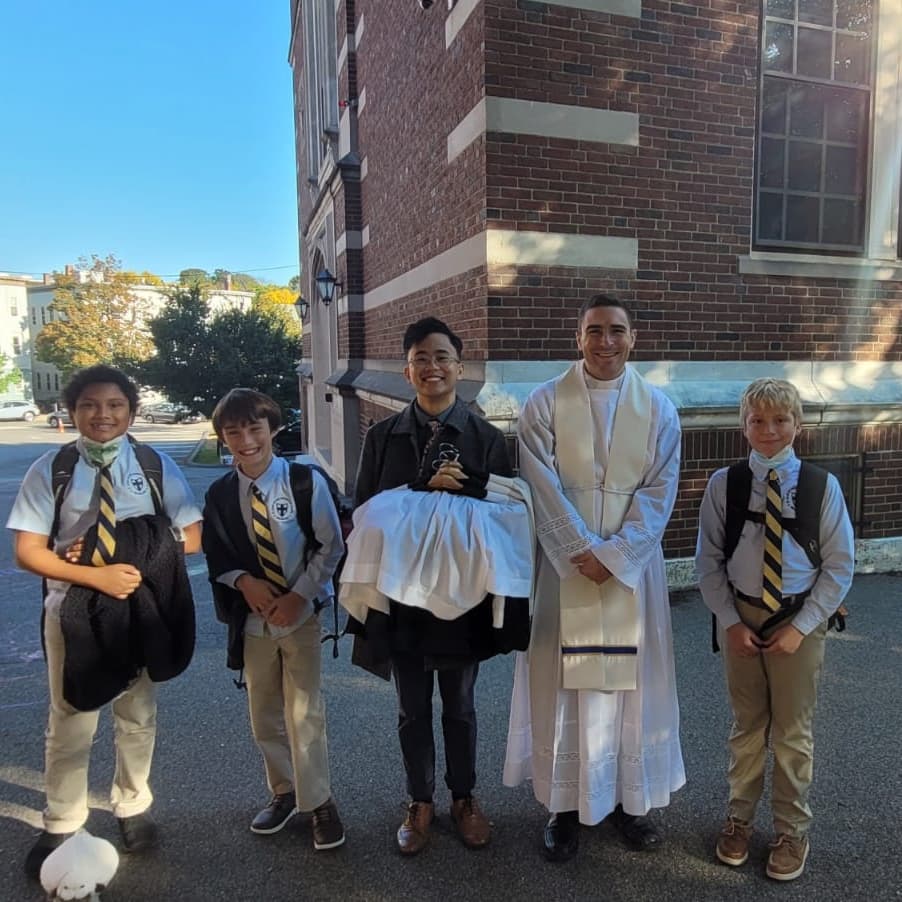 stmarybrookline's tweet photo. Thank you Mr. Nguyen and 6th graders who served as altar servers at today's Mass! Also thank you to our student lectors for their excellent oration skills and to Fr Bobby for his pastoral joy!
#catholicschools
#BostonCatholicschools
#brooklinema
@CSOboston
@Healey_EF https://t.co/eMJDn8IPhM