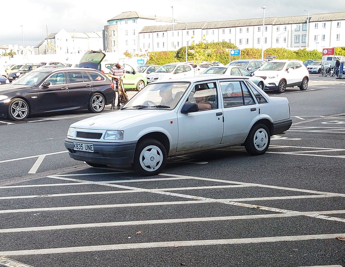 PSincock's tweet photo. @ChodSpot @chucklechod @cornishcarspots was chuffed to spot this rare breed #hatchloon #nova this afternoon https://t.co/LIBFrATpQk