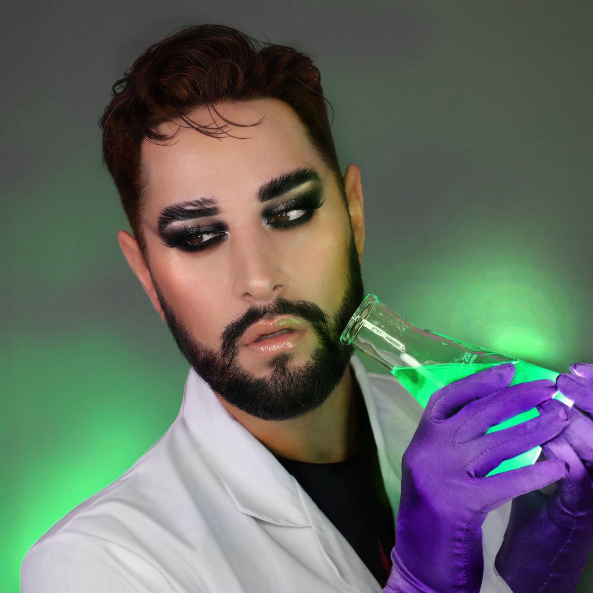 Rwlshmakeup's tweet photo. Dexters lab - 2021 - discovering the cure for being Lactose intolerant ✌🏻you are welcome 🖤 using @LunarBeauty Moon Spell Vol 2 palette and Coven Lipgloss. https://t.co/5s1ETgrTMI