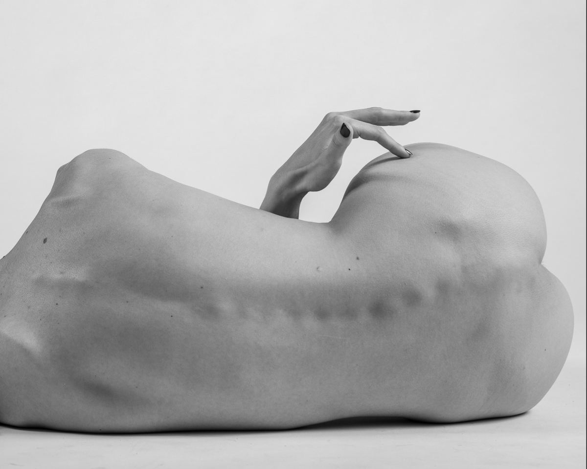 ModelLizzyHoops's tweet photo. Photographer: Peter Foiles
Studio: Raccoon Creek Creative Studio
#hands #beautifulbacks #nude #figure https://t.co/hdyKps5SPD