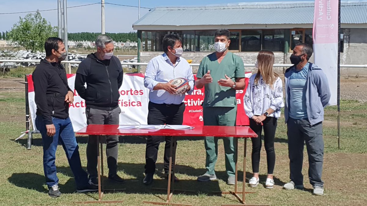 MauSerenelli's tweet photo. Seguimos cumpliendo la palabra! Hoy hicimos entrega del aporte económico a clubes, a nuestra querida institución @patagoniarc_oficial, la cual se convirtió en el noveno club en recibirlo en lo que va de la gestión. 
#palabracumplida 
#CiudadCulturalyDeportiva https://t.co/XXaTtQyGZX