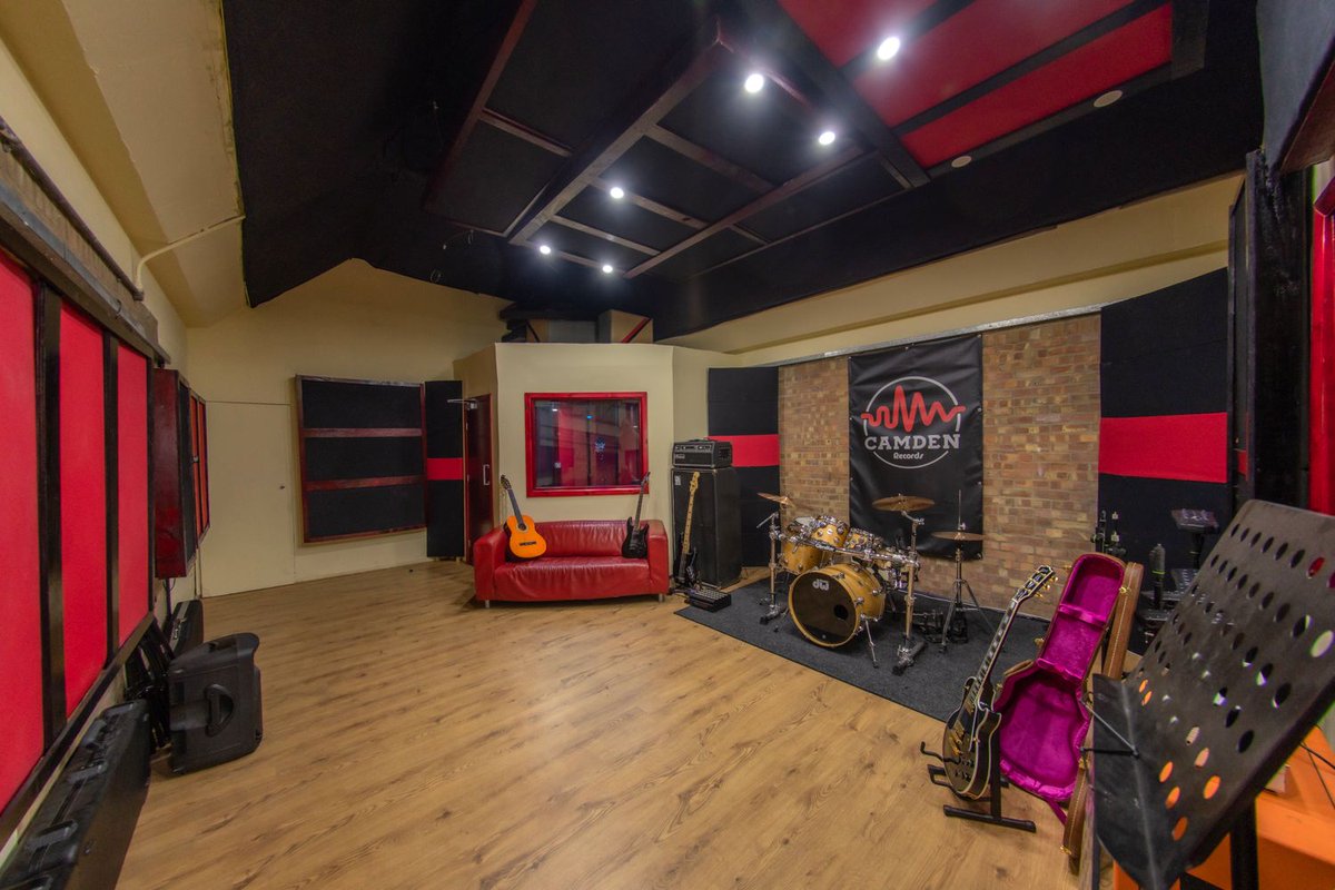 Camden_Records's tweet image. Camden Records has open a brand new recording studio in London. Would you like to take a look? We offer free studio tours. Join us for a tour today! 🎶 mailchi.mp/5e9ec30f96c9/b…