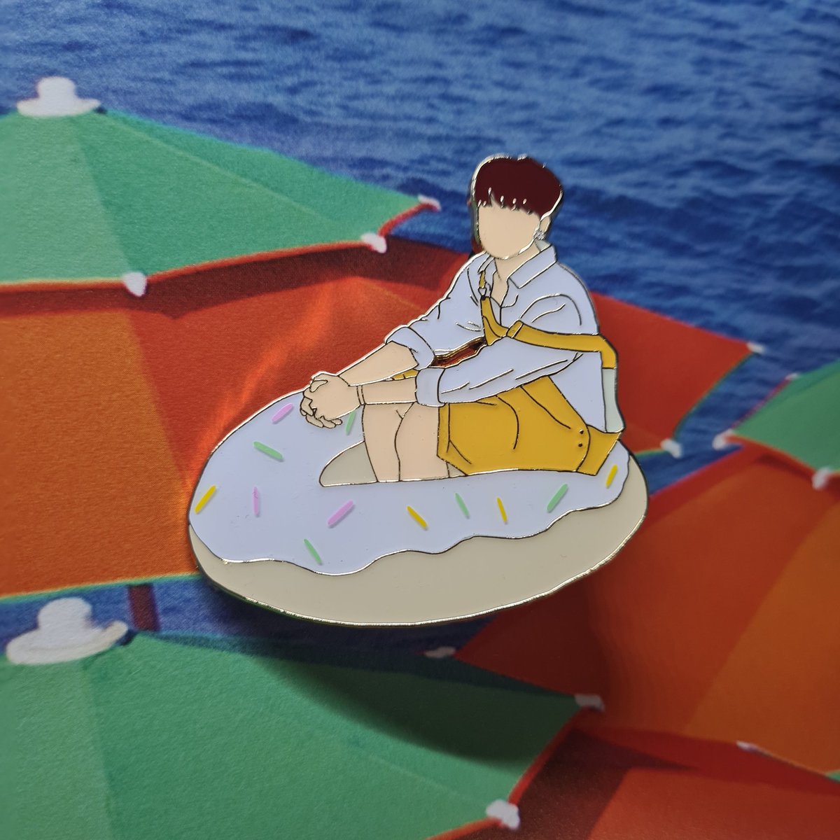 chimchimpins's tweet photo. β¨ PRODUCT DROP β¨
Donut Jimin π©
Only seemed fitting to post the Jimin product drops on Jiminday π₯° this lil donut Jimin pin is my first soft enamel w epoxy pin!! And he's so cute ππ he'll be available in my shop update on the 15th at 8pm!!
#btspins #jiminpin #parkjimin https://t.co/SyRaX2HWNJ