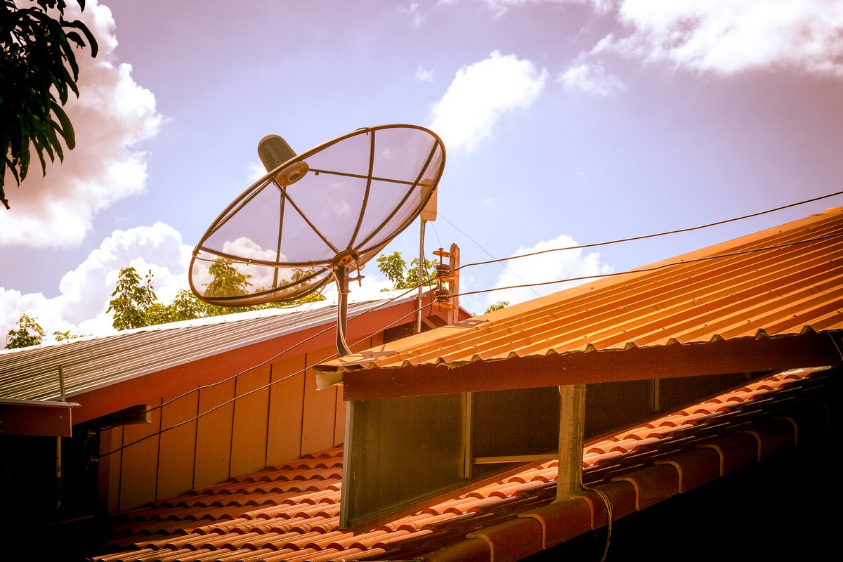 TeletimeNews's tweet photo. Regulamentação de TVRO na banda Ku está na mira do MCom https://t.co/DIQiyxwwiy #teletime https://t.co/oGs3H3e8rG