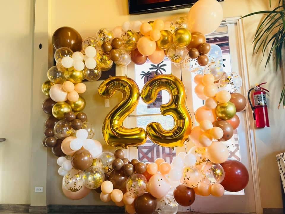 eventitbvi's tweet photo. It's #CreativeWednesday !

The #EventItBVI team shows our balloon photo booth backdrop work for a birthday dinner. 

Follow us on instagram :@eventitbvi

Feel the #EventItBVIExperienece.

#Balloons #HappyBirthday https://t.co/8NX8Zz1Ceq