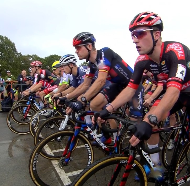 Women's start vs Men's start.