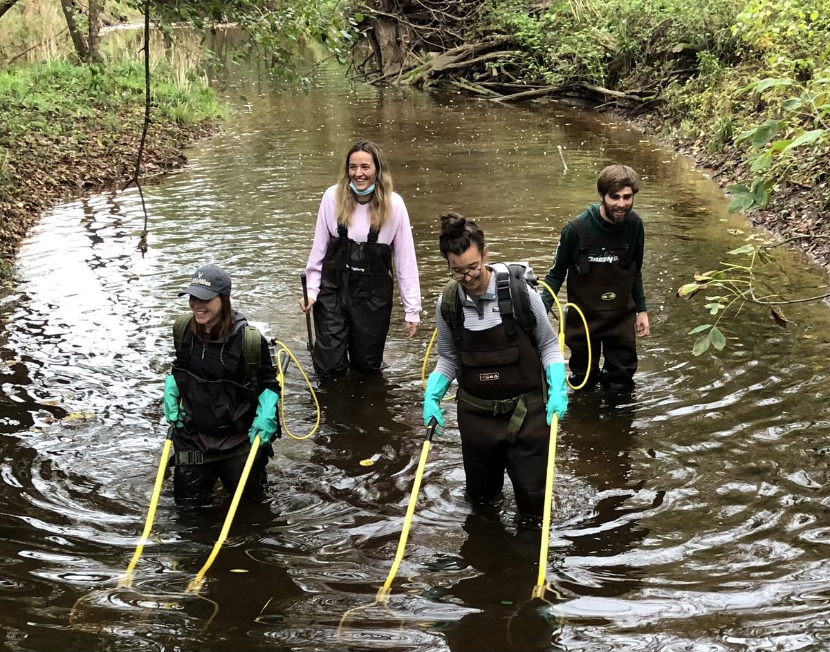 PSF_GBFISHLAB's tweet photo. More backpack electrofishing with my @uwgb environmental science capstone class. Hey @gbphoenixvb, Iro is really “digging” this! @ChountaIro https://t.co/2bJo9mcyEo